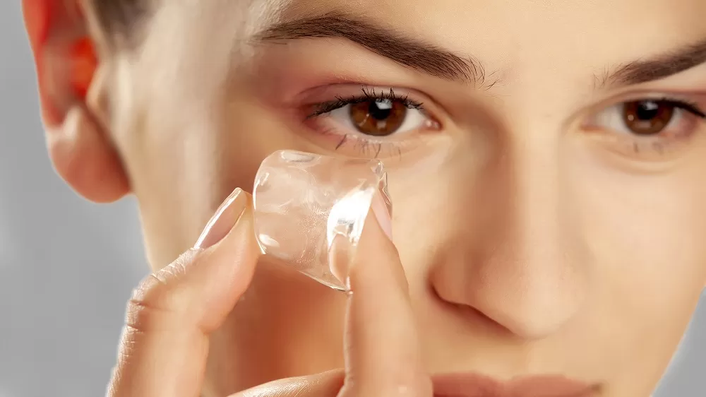 4 CÁCH DÙNG ĐÁ ĐỂ TRỊ MỤN HIỆU QUẢ